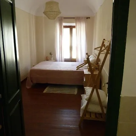Les Magranes Bed & Breakfast