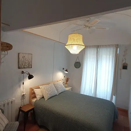 Les Magranes Bed & Breakfast