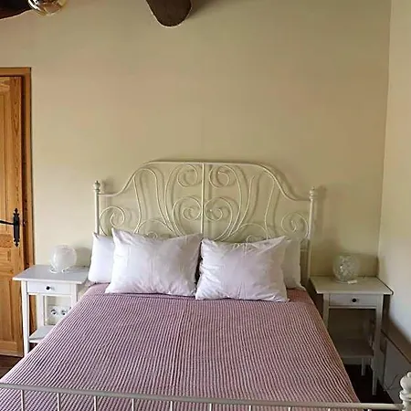 Les Magranes Bed & Breakfast 3*