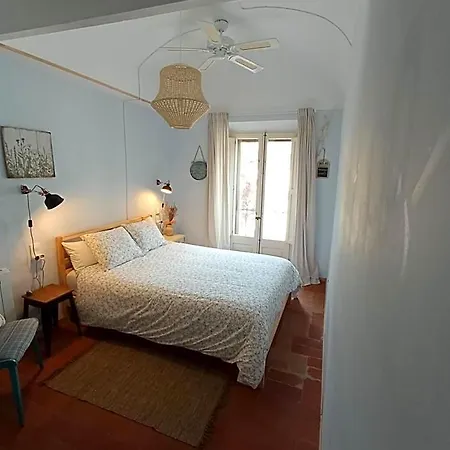 Les Magranes Bed & Breakfast